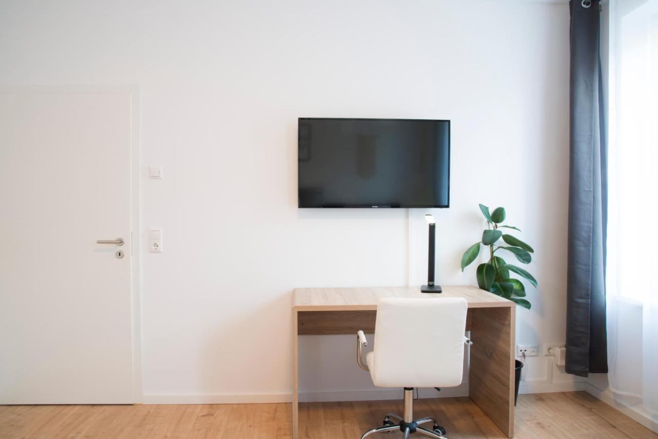 Schoene Ferienwohnung 78M2, 3 Schlafzimmer, 2 Baeder, Zentrumnah, 1Og Ерфурт Екстериор снимка