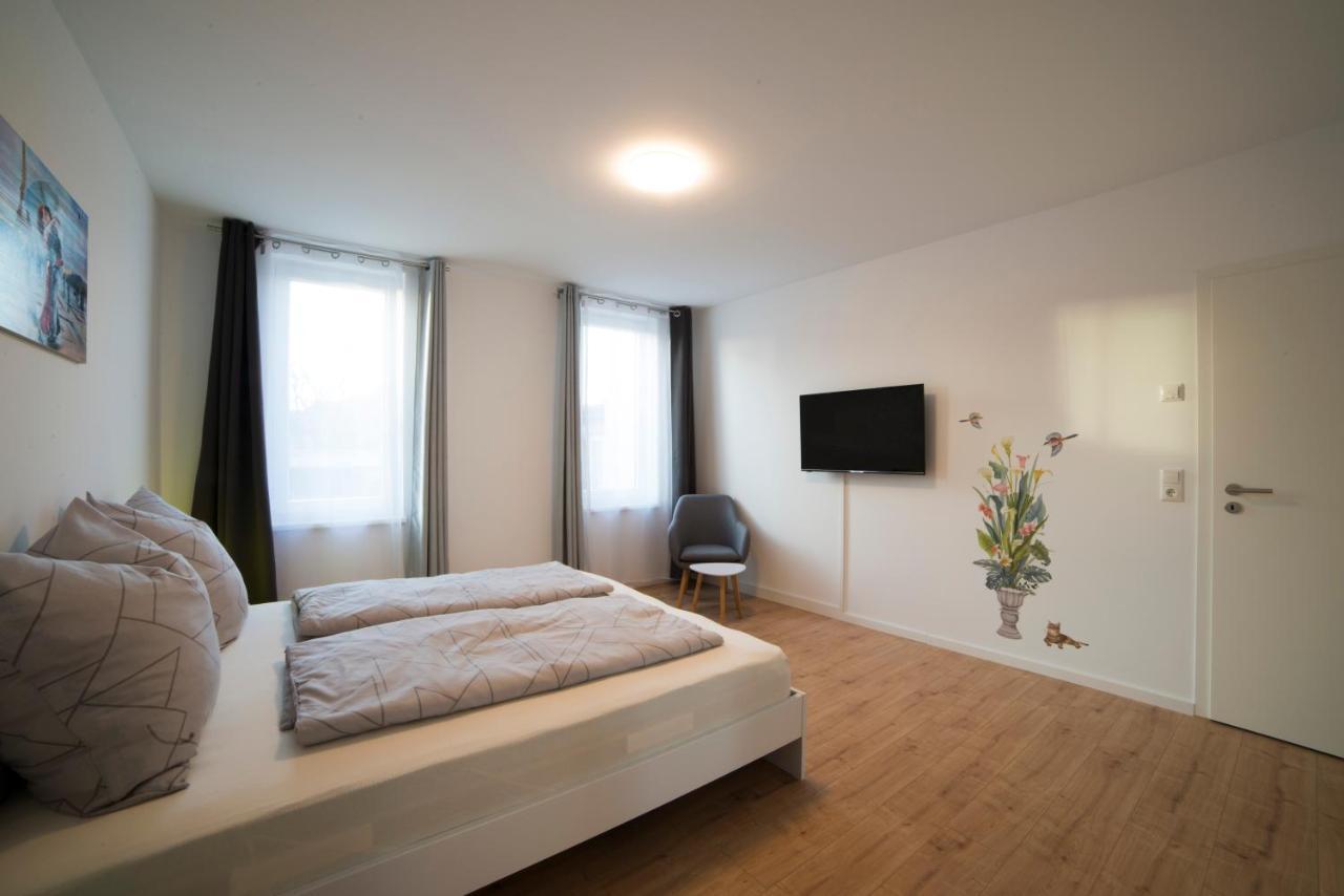 Schoene Ferienwohnung 78M2, 3 Schlafzimmer, 2 Baeder, Zentrumnah, 1Og Ерфурт Екстериор снимка