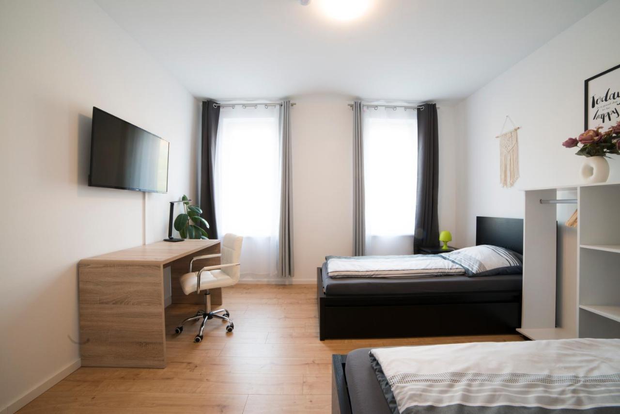 Schoene Ferienwohnung 78M2, 3 Schlafzimmer, 2 Baeder, Zentrumnah, 1Og Ерфурт Екстериор снимка