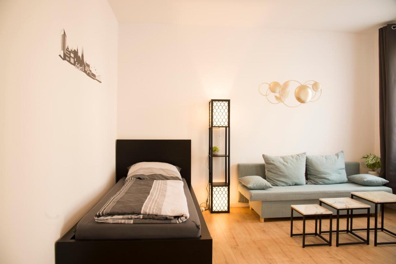 Schoene Ferienwohnung 78M2, 3 Schlafzimmer, 2 Baeder, Zentrumnah, 1Og Ерфурт Екстериор снимка