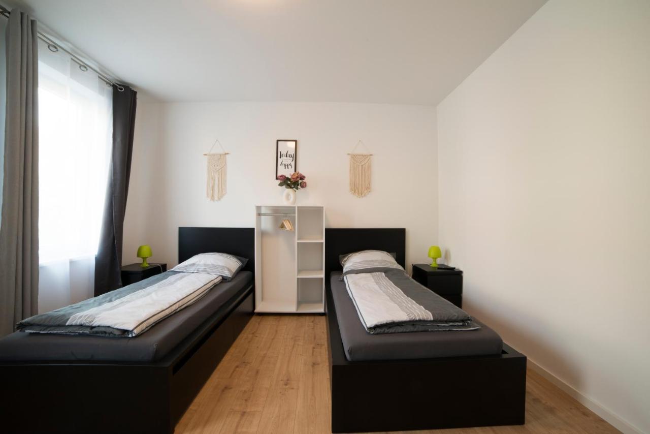 Schoene Ferienwohnung 78M2, 3 Schlafzimmer, 2 Baeder, Zentrumnah, 1Og Ерфурт Екстериор снимка
