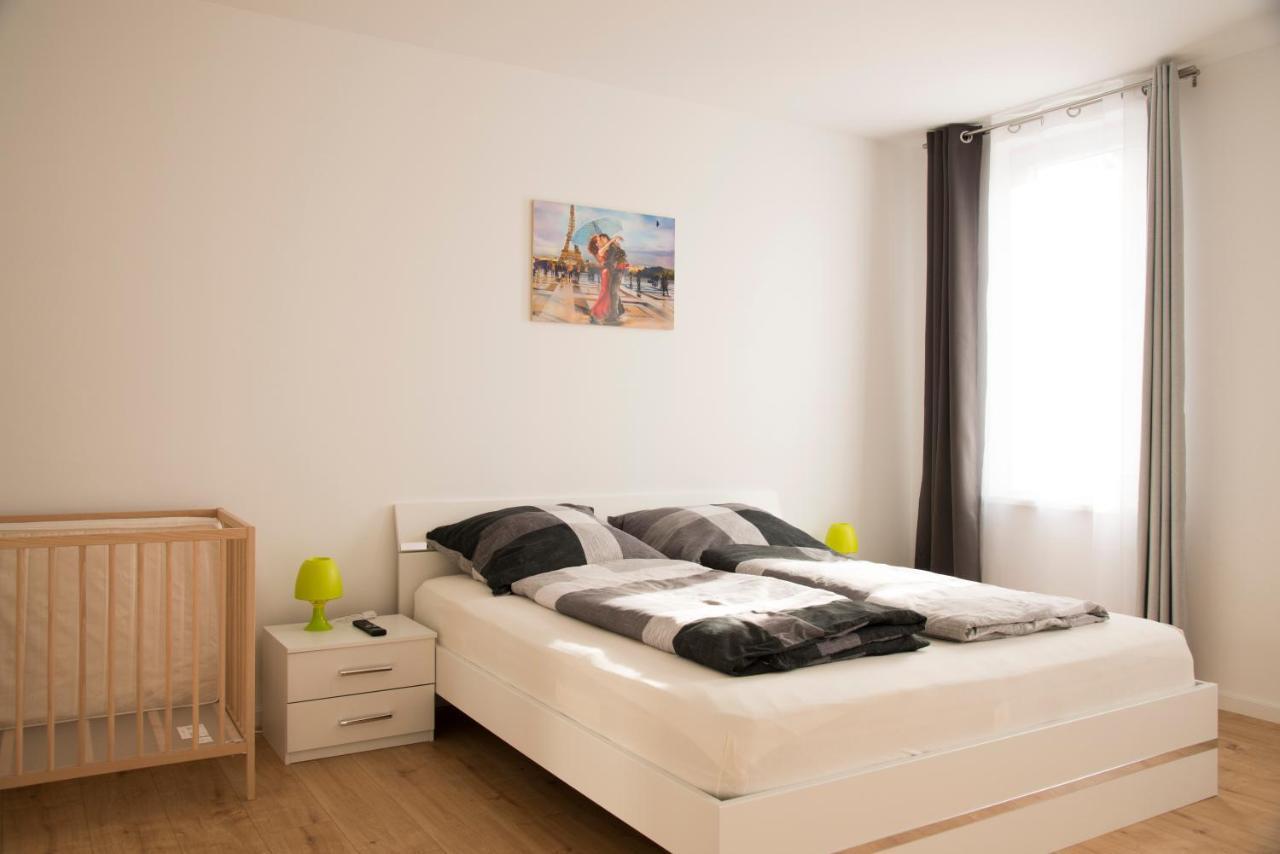 Schoene Ferienwohnung 78M2, 3 Schlafzimmer, 2 Baeder, Zentrumnah, 1Og Ерфурт Екстериор снимка