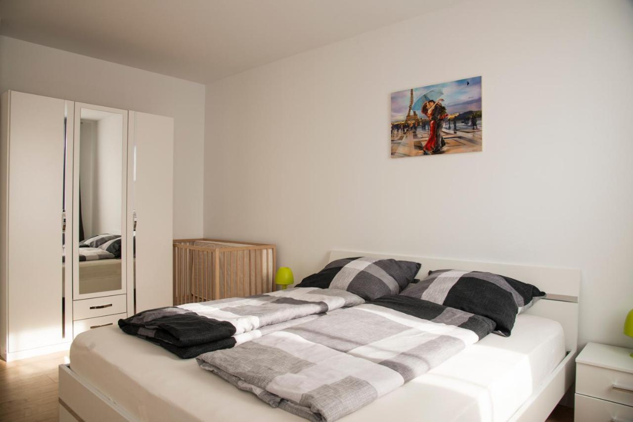 Schoene Ferienwohnung 78M2, 3 Schlafzimmer, 2 Baeder, Zentrumnah, 1Og Ерфурт Екстериор снимка