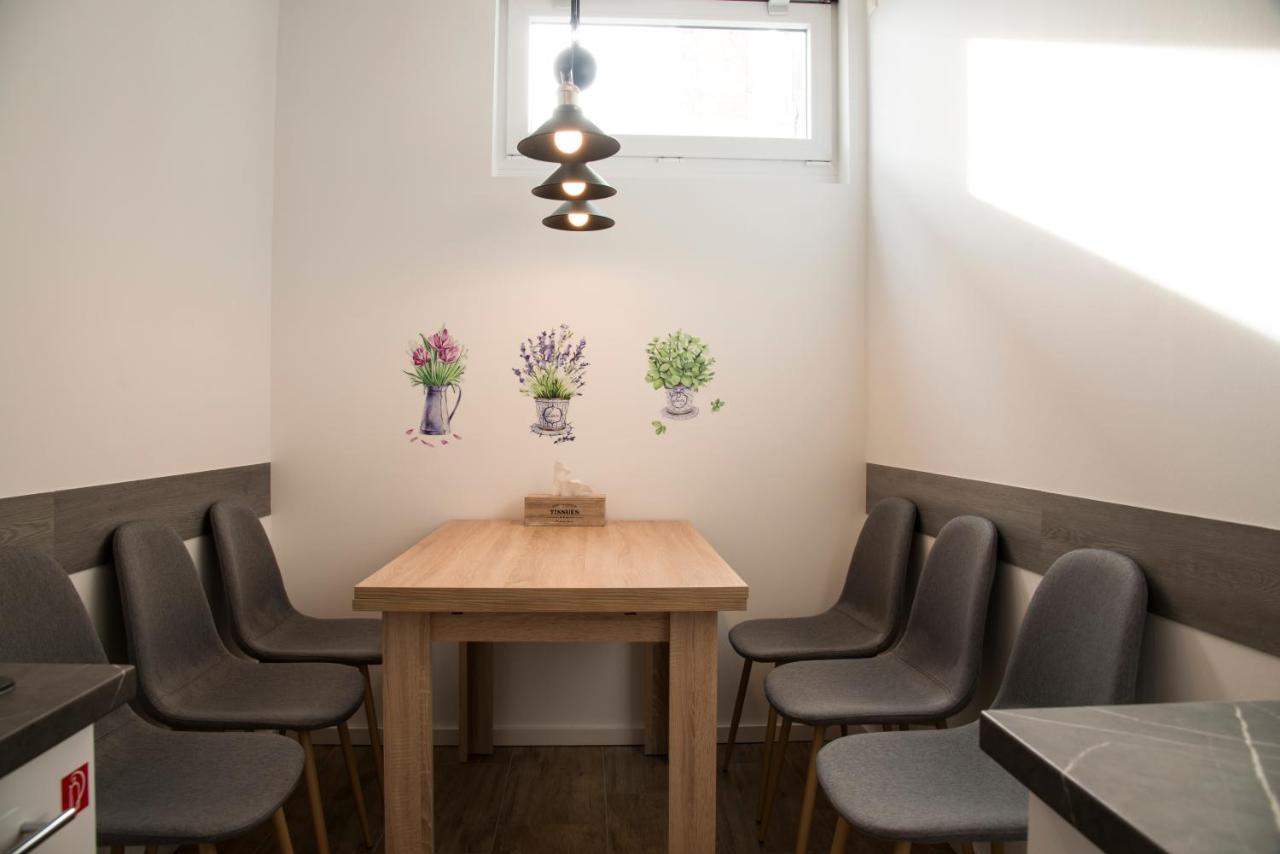 Schoene Ferienwohnung 78M2, 3 Schlafzimmer, 2 Baeder, Zentrumnah, 1Og Ерфурт Екстериор снимка