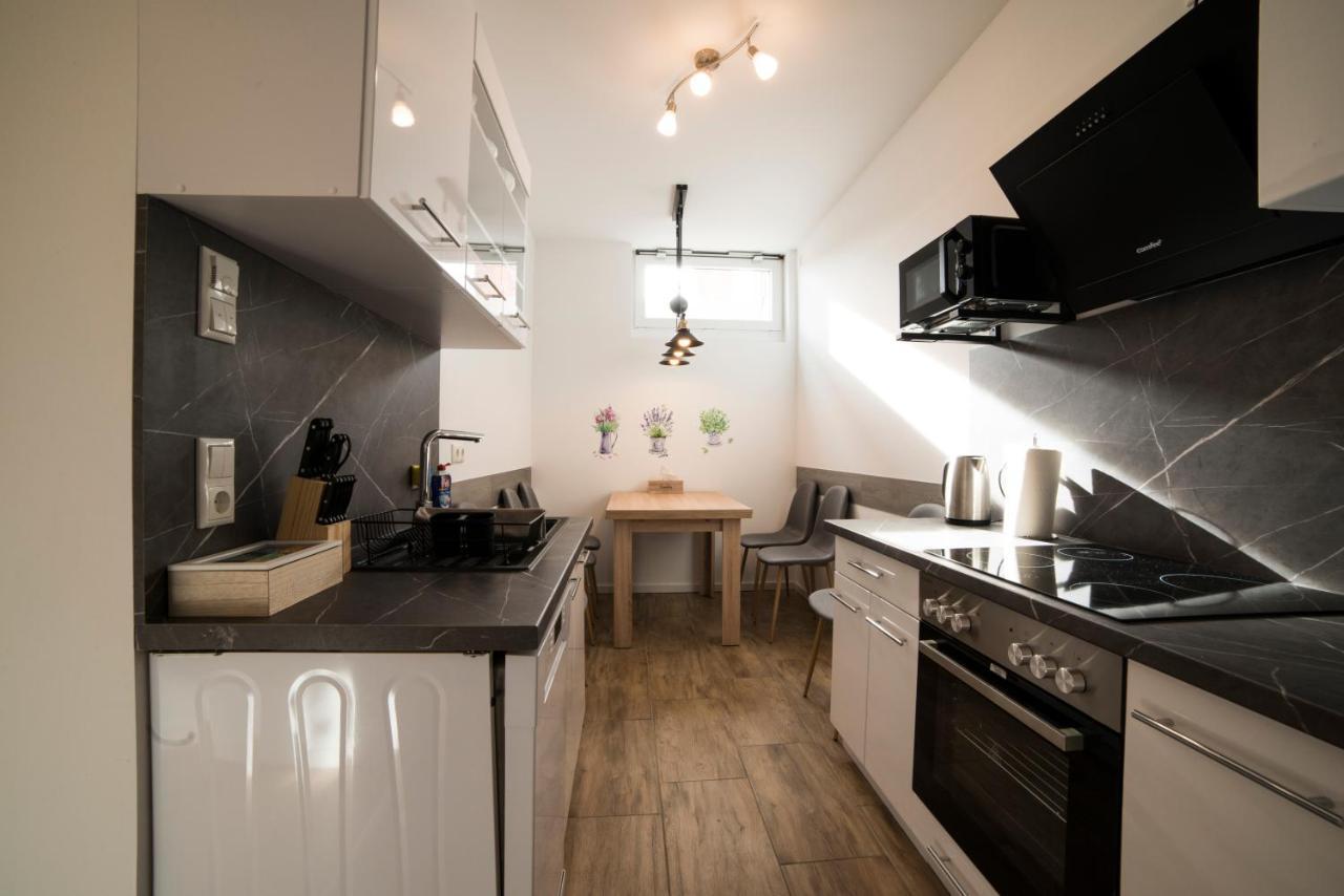 Schoene Ferienwohnung 78M2, 3 Schlafzimmer, 2 Baeder, Zentrumnah, 1Og Ерфурт Екстериор снимка